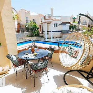  Apartment Amazing Renovated Pool View Apt, Aircon, 2 Min To Fanabe